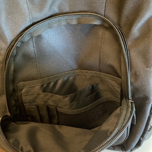 Iowa Hawkeyes Embroidered Backpack - Picture 4 of 6